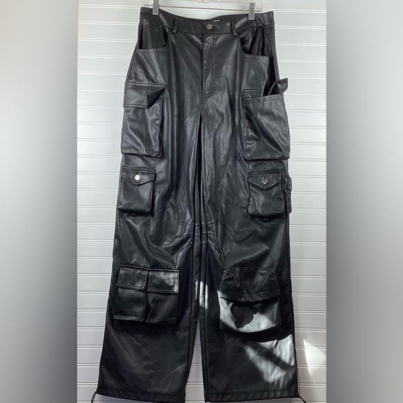 FashionNova City Is Mine Faux Leather Cargo Pant - Black XL - Picture 2 of 8